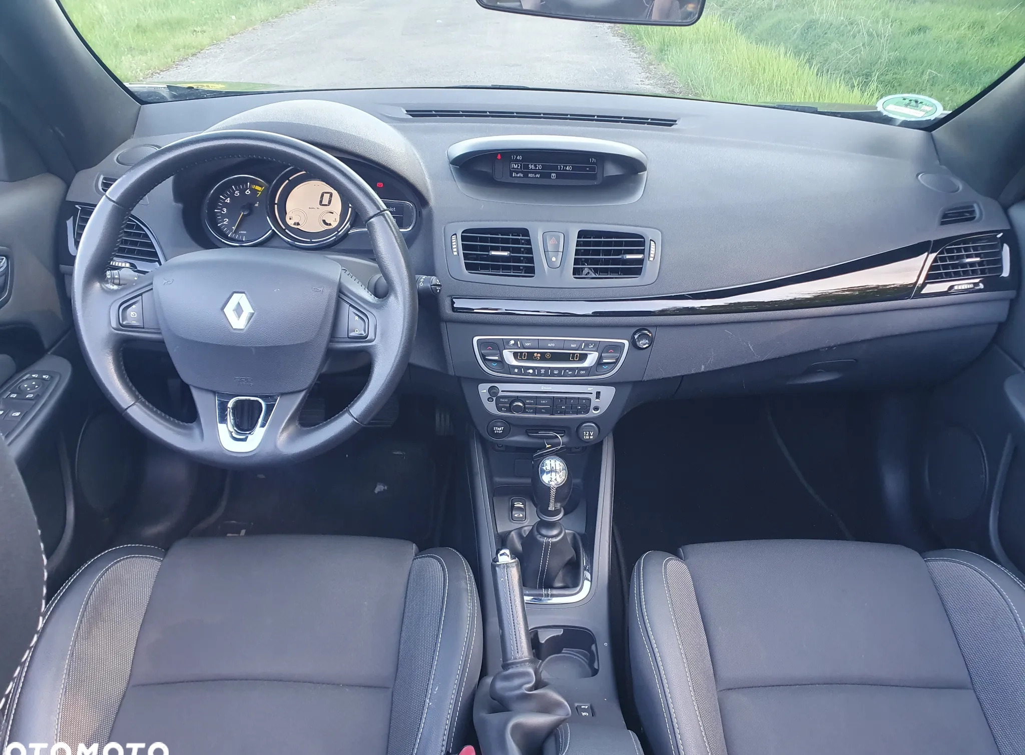 Renault Megane cena 41900 przebieg: 124000, rok produkcji 2013 z Ożarów Mazowiecki małe 407